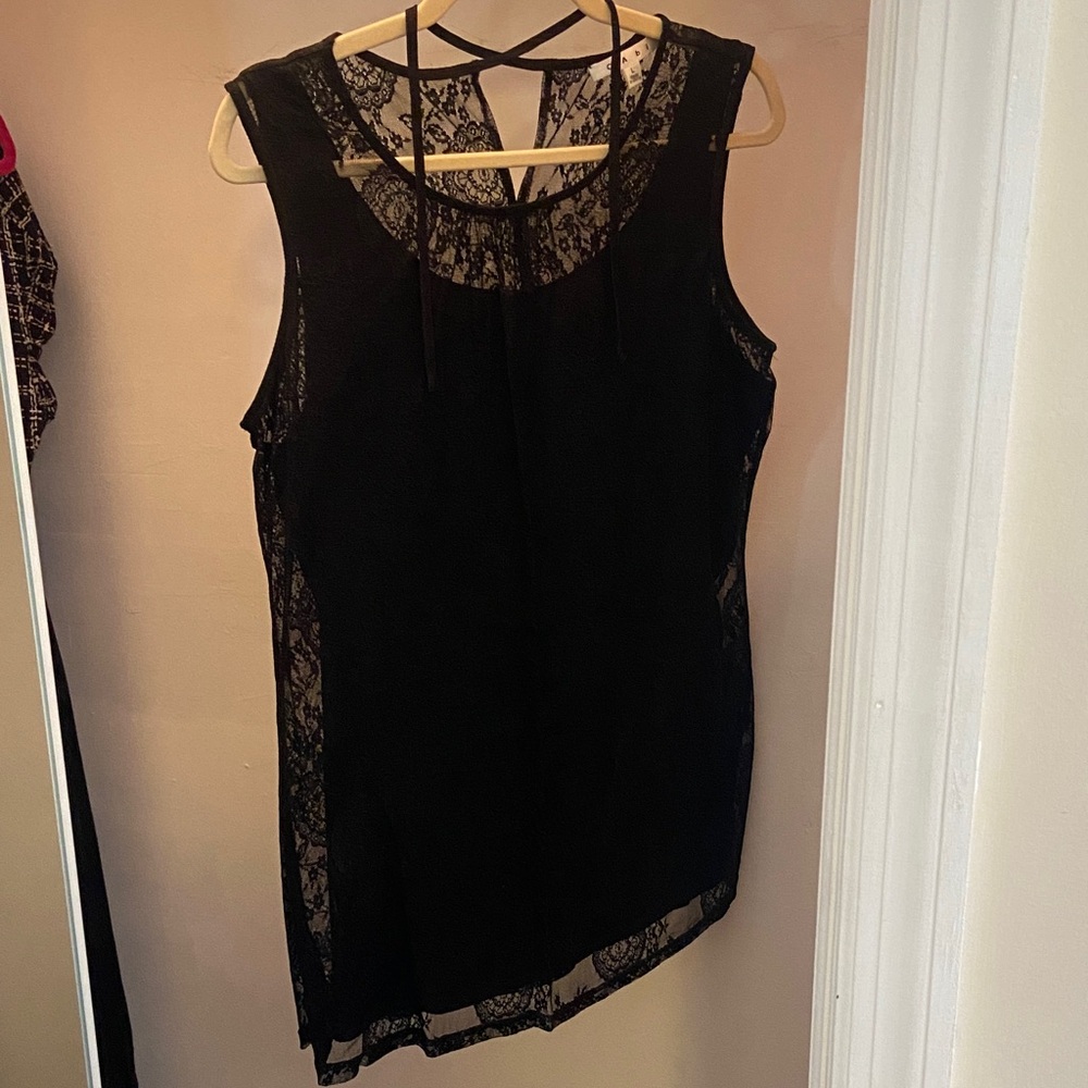 CAbi Black Sleeveless Lace-Trim Camisole